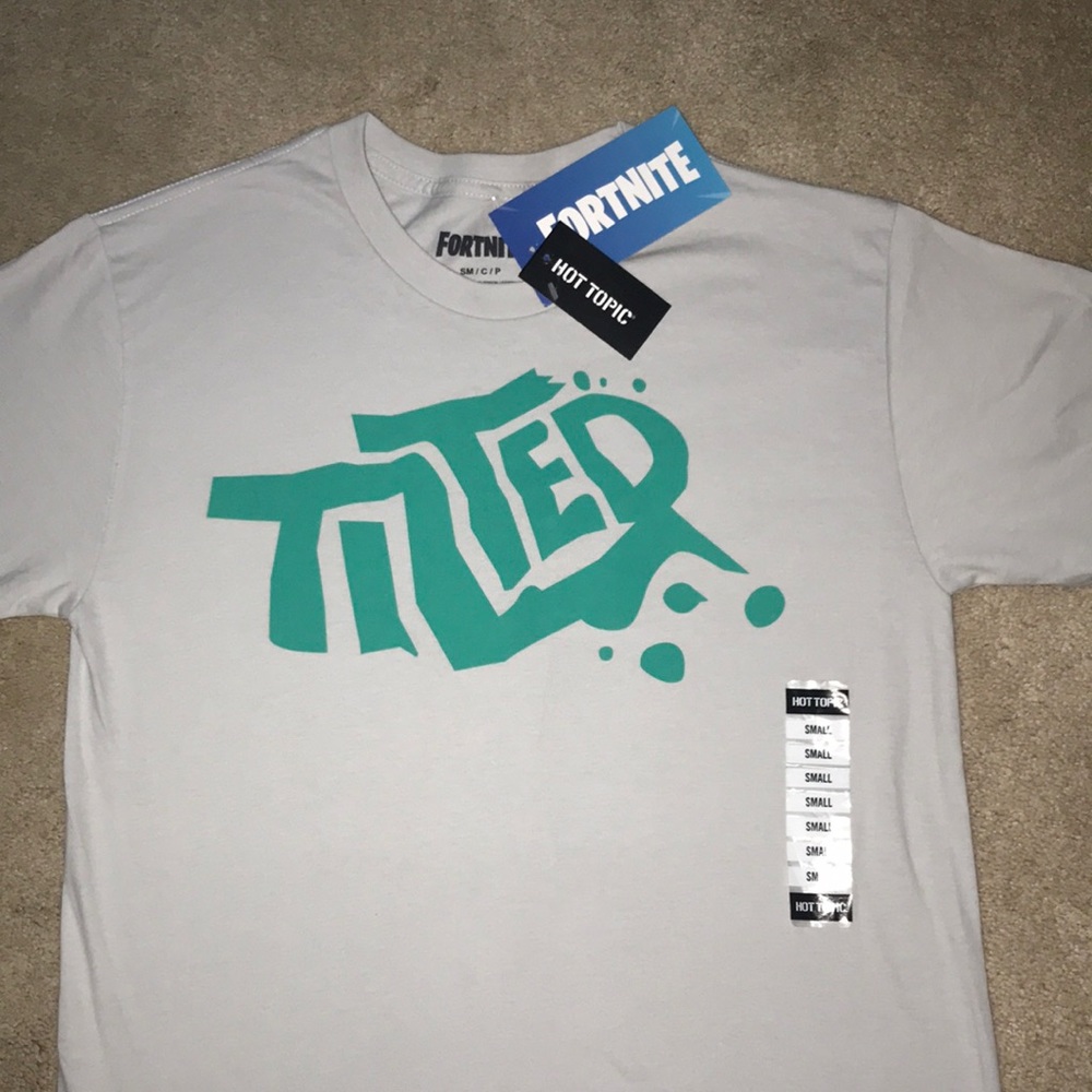 New Fortnie T-shirt - men’s small